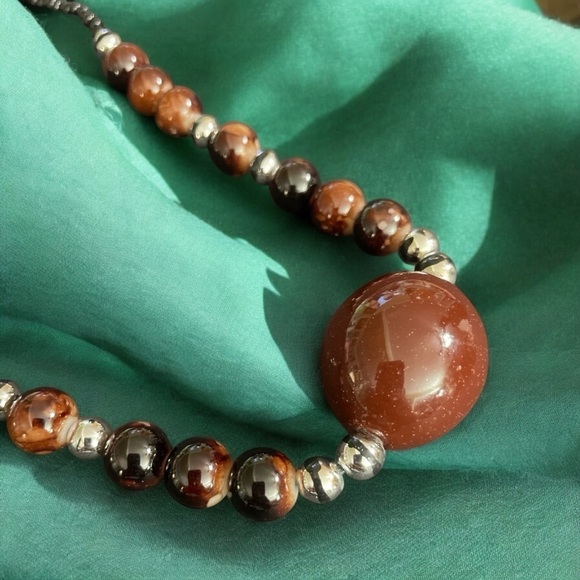 VTG Brown and Black Glass Beaded Necklace - Picture 6 of 9